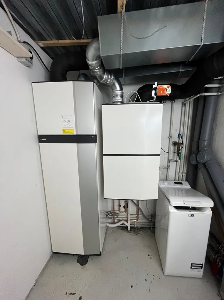 Poistoilmalämpöpumppu Nibe S735 sekä erillinen tuloilmamoduuli SAM S44